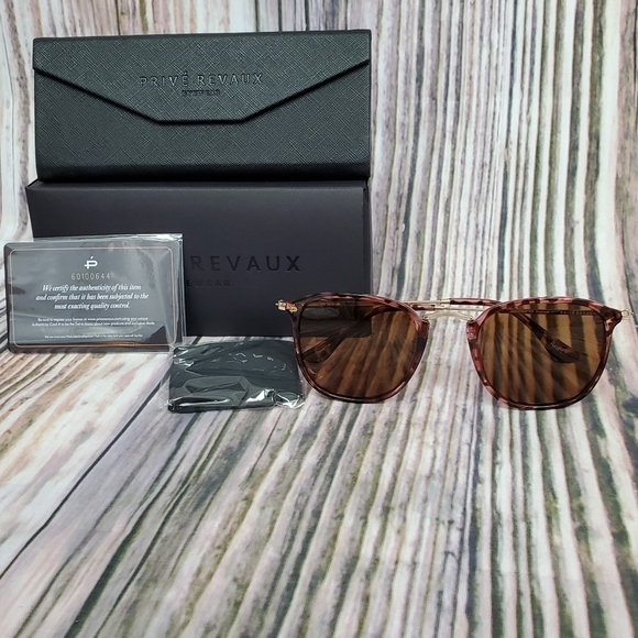 prive revaux | Accessories | Prive Revaux London Pink Tort  display picture 3